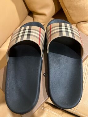 Burberry Furley Vintage Check Slides/ Sandals
